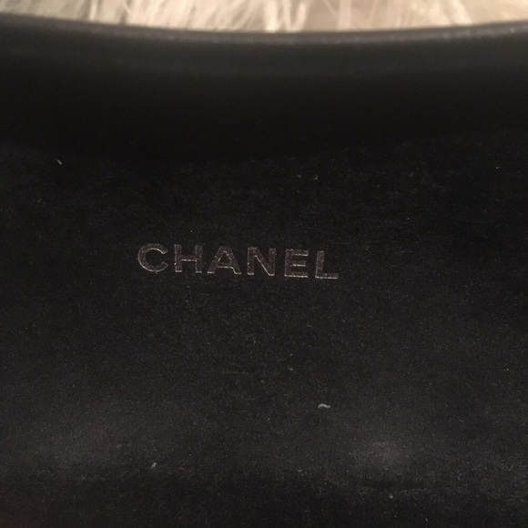 Chanel Case w/Swarovski Crystal inlay (for Sunglasses) - Picture 4 of 7